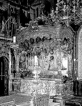 Рака с мощами Преподобного Сергия Радонежского в Троицком соборе Троице-Сергиевой Лавры