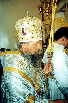 Арихиепископ Красноярский и Енисейский Антоний в Канске. 2001 г. Фото Николая Кокухина